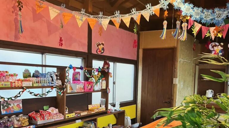 いとお菓子屋さん｜拾六町で選ぶ、駄菓子の時間